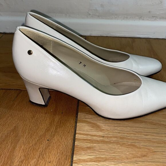 Etienne Aigner White Taylor Point Toe Block Heels Genuine Leather Size 7 M - Picture 4 of 9
